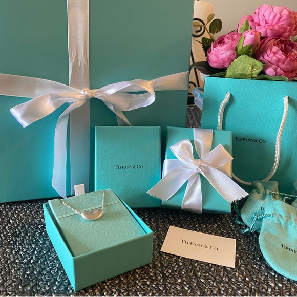Elsa Peretti Tiffany Gifts Under $500 Tiffany Elsa Peretti Bean